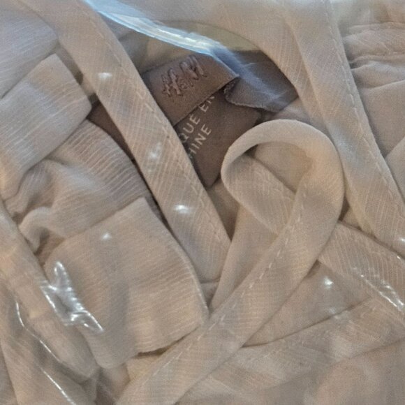 H&M Sleeveless Boho Tunic Top Ruffle Collar & Peplum Hem White Size L - Picture 15 of 15